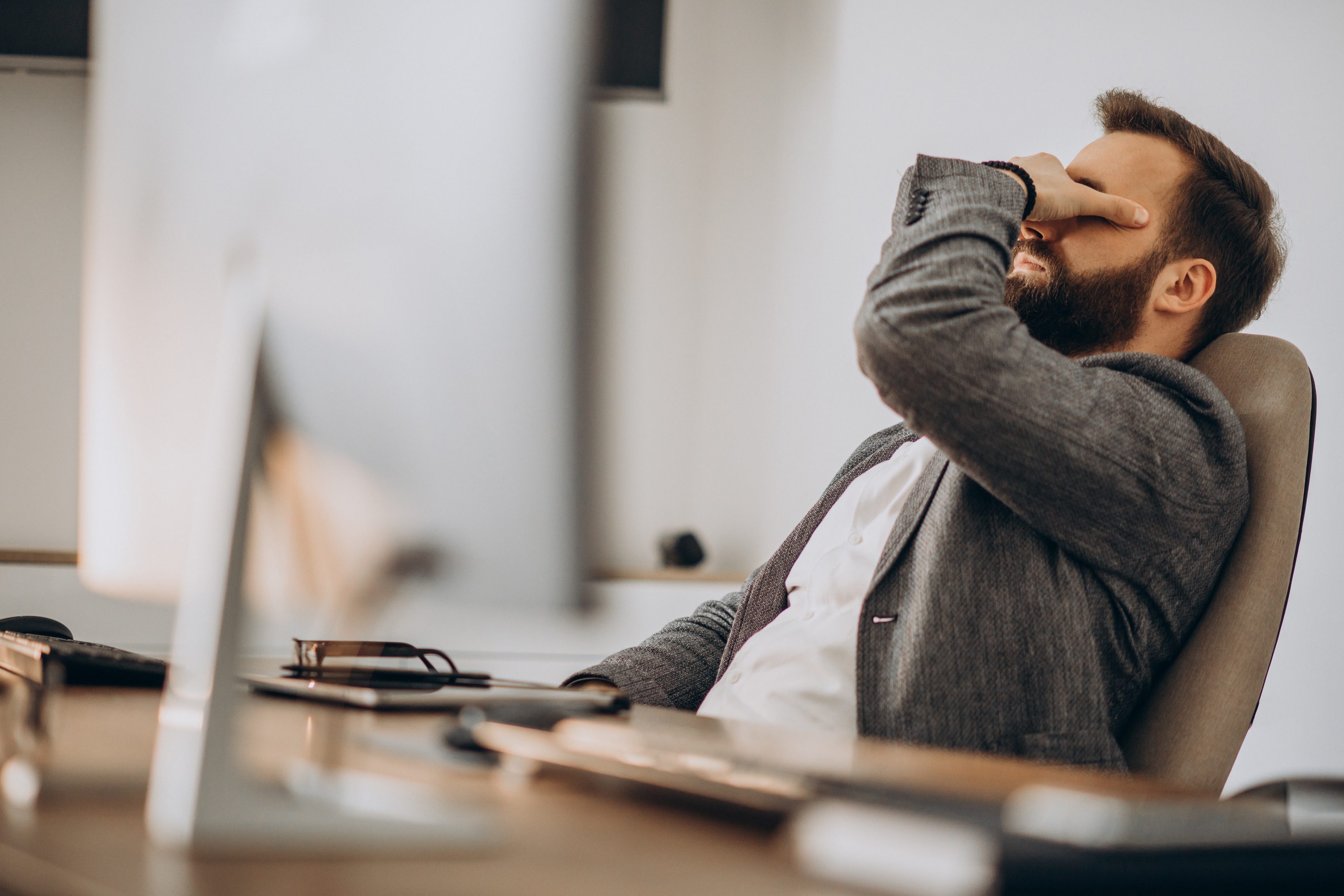 Cons of employee monitoring