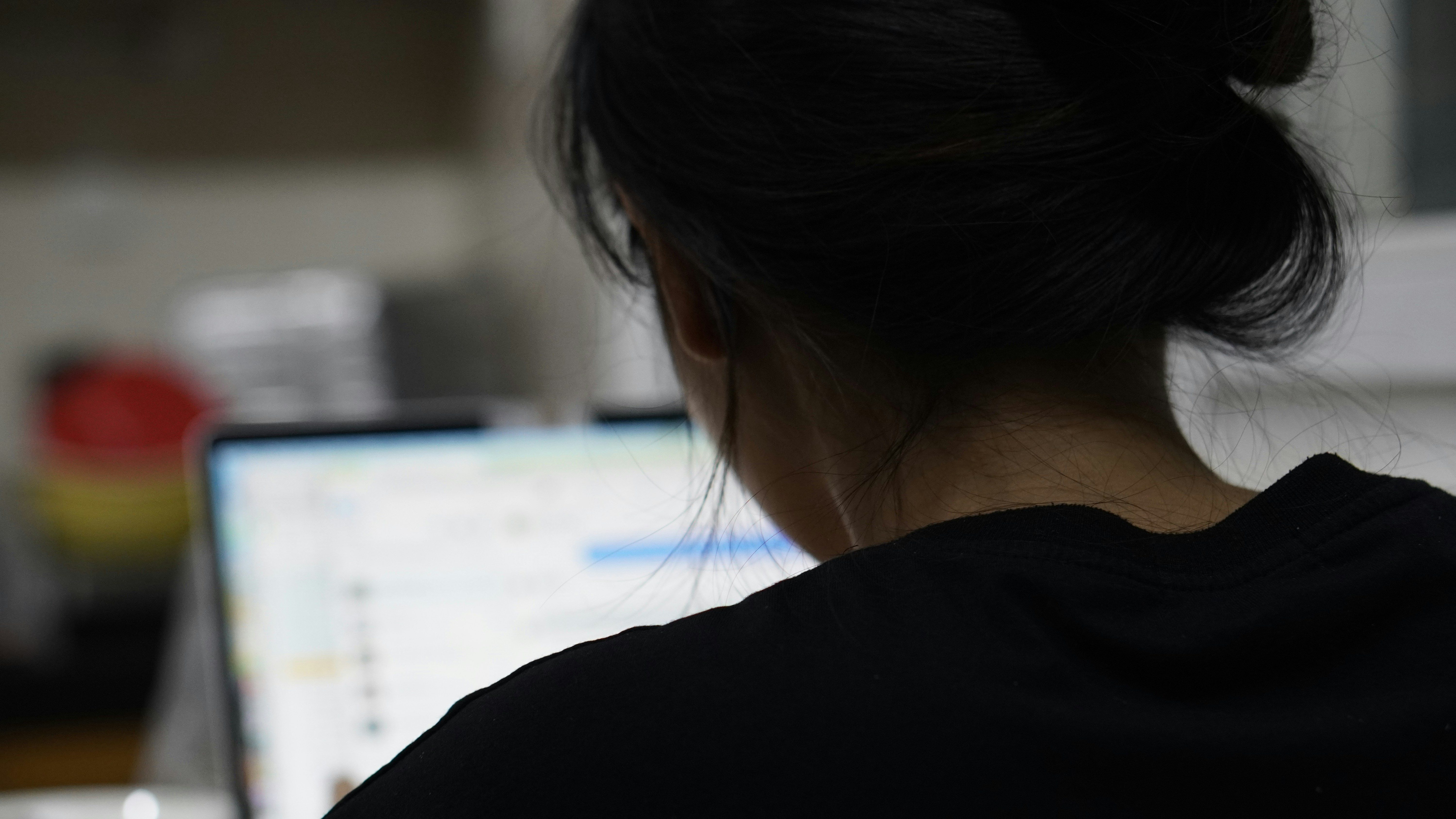 How to Monitor Employee Internet Activity and Usage employee internet monitoring software, internet usage tracking, workplace internet policy, Flowace internet monitoring