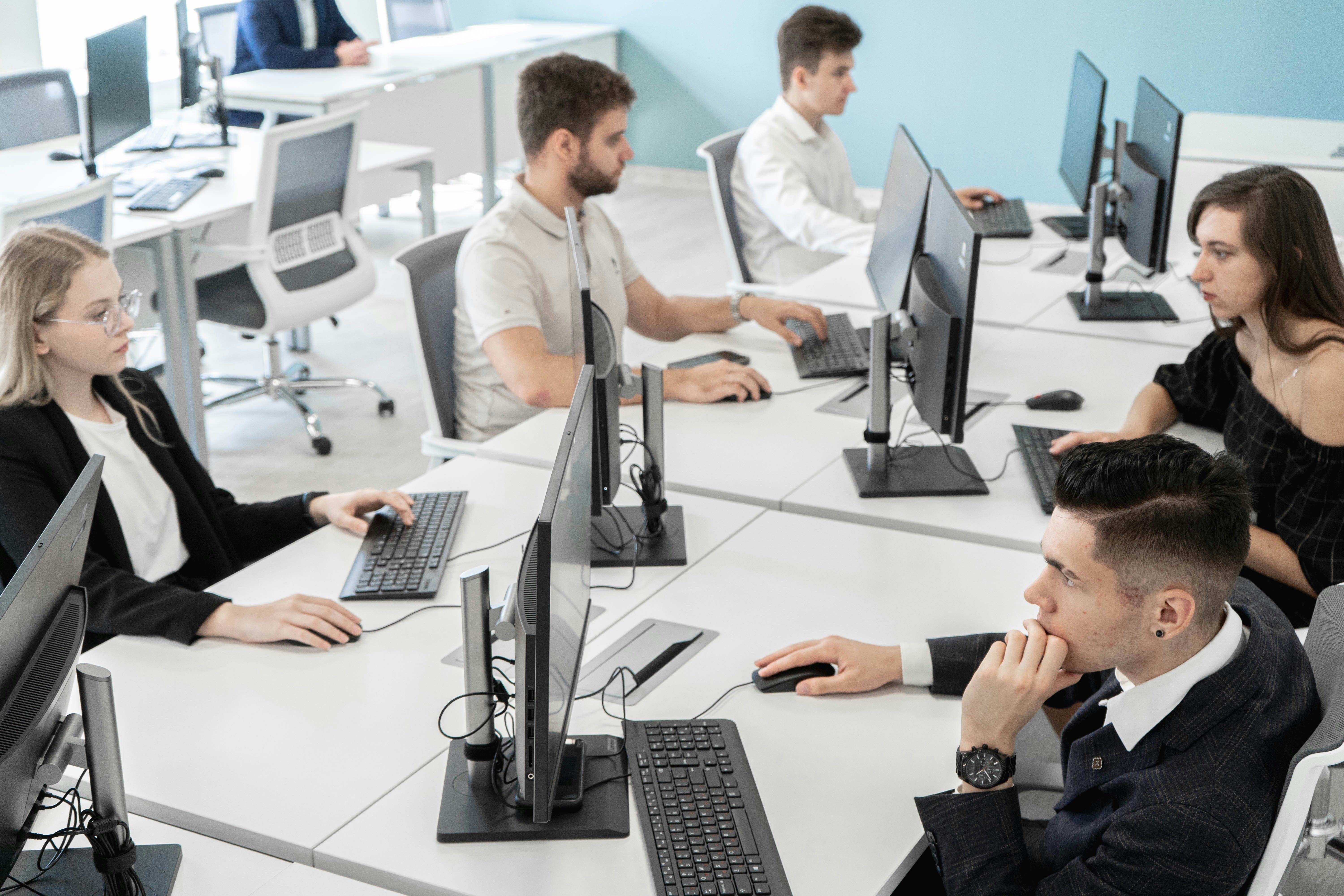 Offshore Call Centers: Benefits and Potential Risks